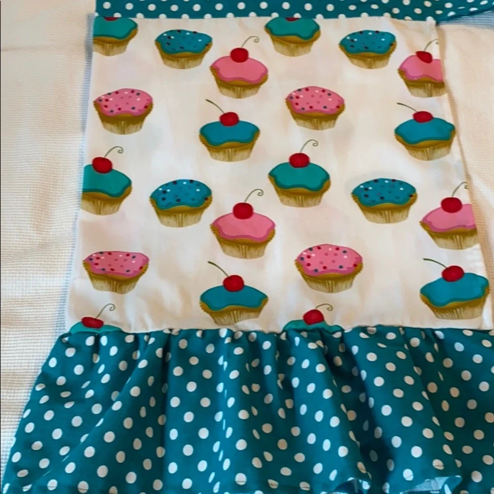 Cupcake Apron gourmet club 100% cotton